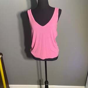 POL‎ Pink V-Neck Ribbed Tank Top